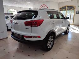 KIA SPORTAGE X-TECH lleno