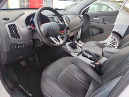 KIA SPORTAGE X-TECH lleno