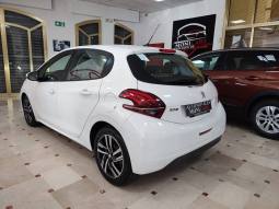 PEUGEOT 208 lleno