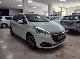 PEUGEOT 208 lleno