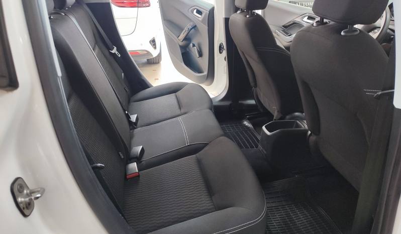 PEUGEOT 208 lleno