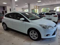 FORD FOCUS lleno