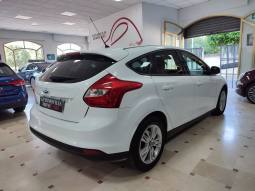 FORD FOCUS lleno