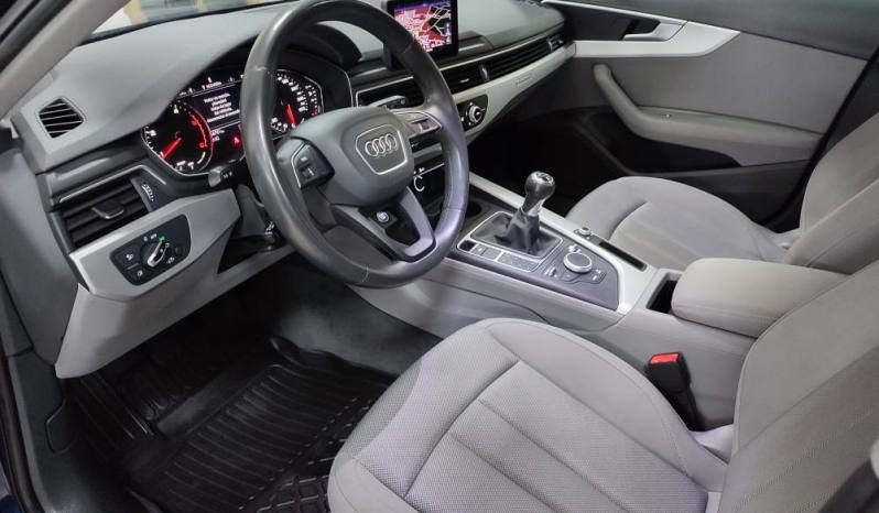 AUDI A4 AVANT ULTRA ADVANCE EDITION lleno