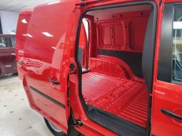 VOLKSWAGEN CADDY KASTEN BLUEMOTION lleno