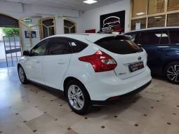 FORD FOCUS lleno