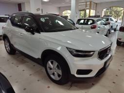VOLVO XC40 R-DESIGN T3 lleno
