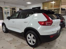 VOLVO XC40 R-DESIGN T3 lleno