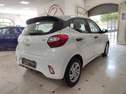 HYUNDAI i10 ESSENCE lleno