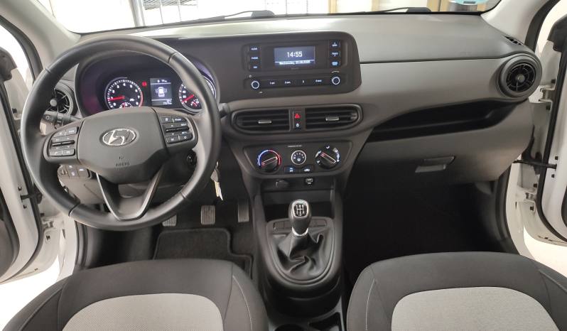 HYUNDAI i10 ESSENCE lleno