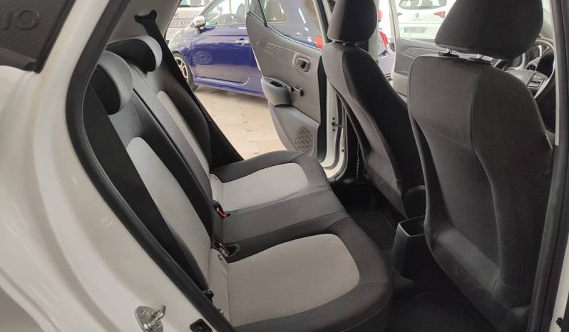 HYUNDAI i10 ESSENCE lleno