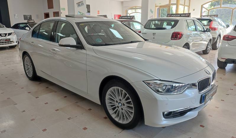BMW 320i Luxury lleno