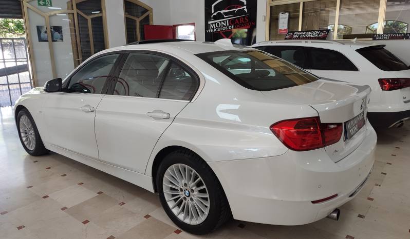 BMW 320i Luxury lleno