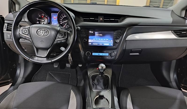 TOYOTA AVENSIS 2.0 D-4D ADVANCE lleno