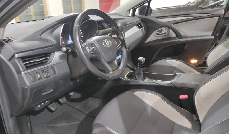 TOYOTA AVENSIS 2.0 D-4D ADVANCE lleno