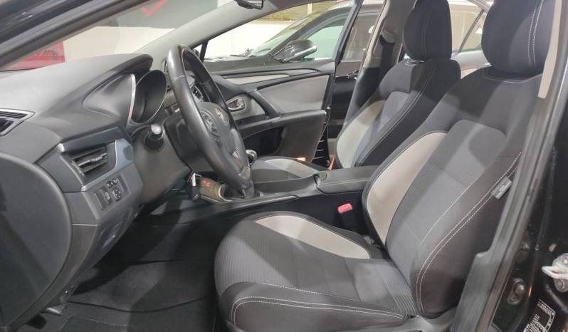 TOYOTA AVENSIS 2.0 D-4D ADVANCE lleno