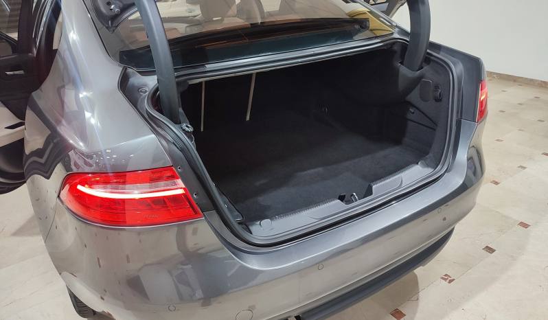 JAGUAR XE lleno