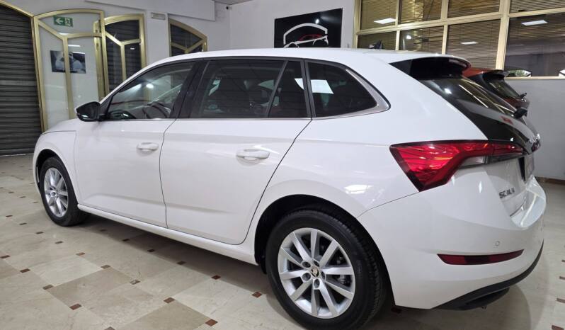 SKODA SCALA AMBITION lleno