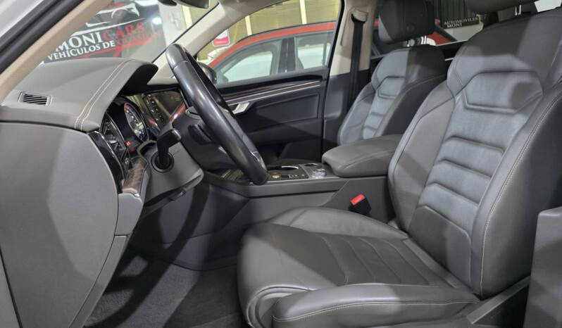 VOLKSWAGEN TOUAREG lleno