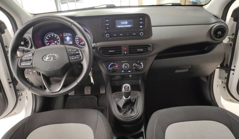 HYUNDAI i10 ESSENCE lleno
