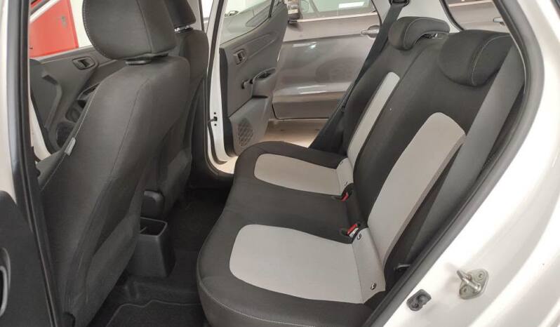 HYUNDAI i10 ESSENCE lleno